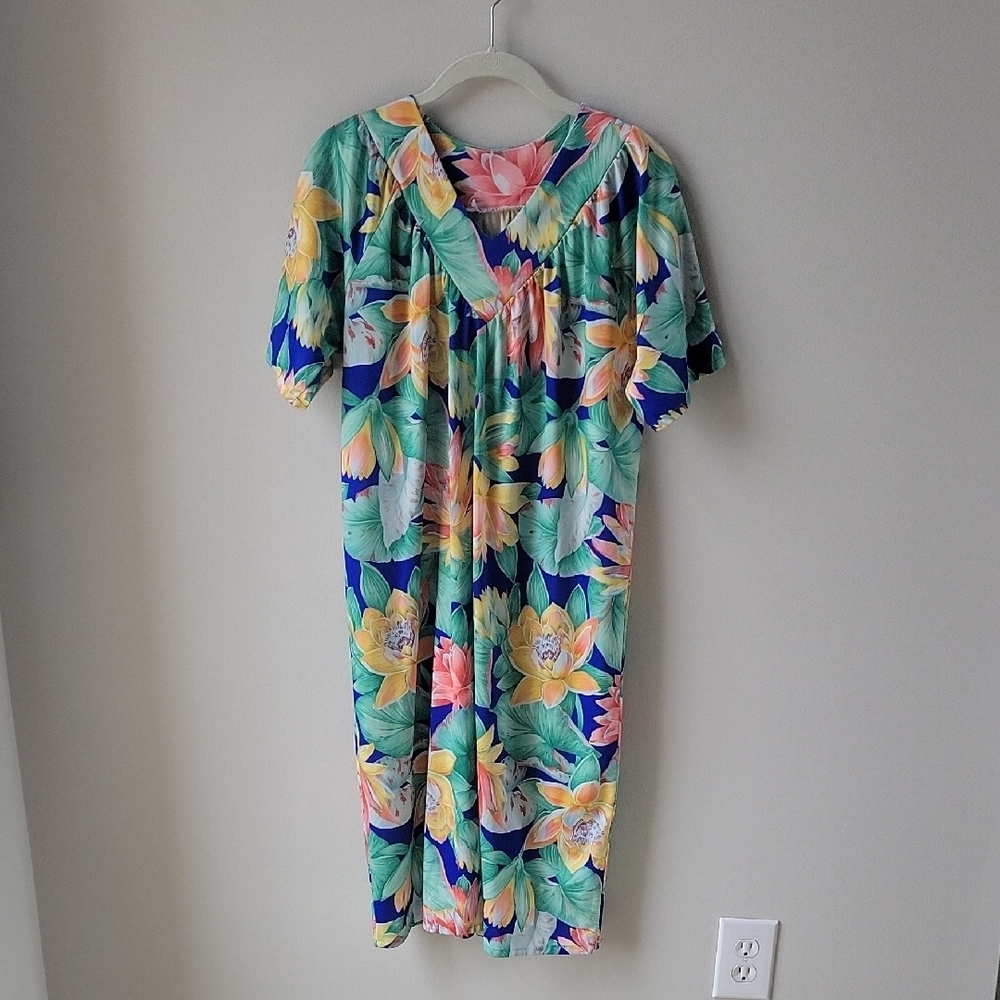 Hawaiian Floral Midi Pull Over Cover Up Short Sleeves Size Small‎